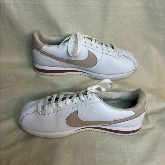Nike Shoes - Nike Cortez Leather Sneakers Excellent Condition Women’s Size 10.5